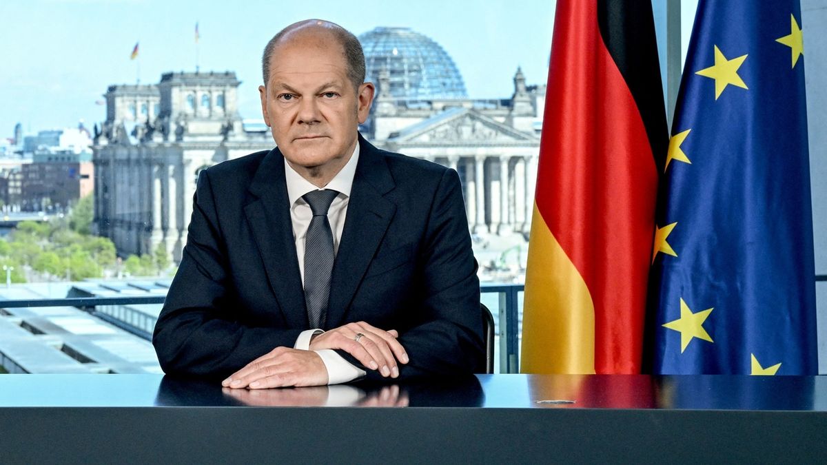 Scholz: Německo má historickou povinnost pomoci Ukrajině
